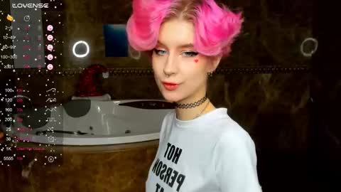 Snapshot of angel_julles chatting on February 19, 1:23 am Angel Dust online show from February 19, 1:23 am