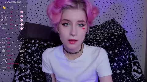 Snapshot of angel_julles chatting on March 1, 1:40 am Angel Dust online show from March 1, 1:40 am