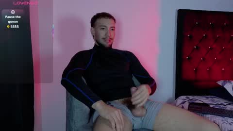 angel_kyrozz online show from May 4, 5:31 pm