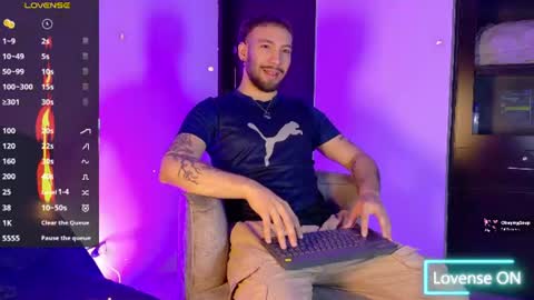 Snapshot of angel_kyrozz chatting on June 10, 7:13 pm angel_kyrozz online show from June 10, 7:13 pm