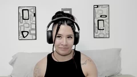 Angel online show from February 4, 6:36 pm