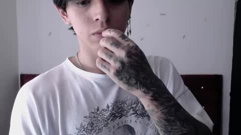 Snapshot of angel_miguel_ chatting on May 30, 6:49 pm Angel Scott online show from May 30, 6:49 pm