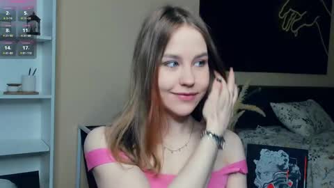Snapshot of angel_to_burn chatting on May 8, 7:46 am SofiaSofi online show from May 8, 7:46 am