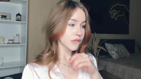 Snapshot of angel_to_burn chatting on May 21, 7:26 am SofiaSofi online show from May 21, 7:26 am