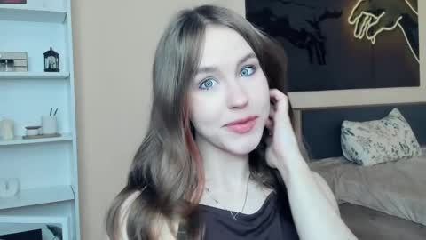 Snapshot of angel_to_burn chatting on May 25, 7:36 am SofiaSofi online show from May 25, 7:36 am