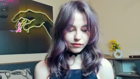 Snapshot of angel_to_burn chatting on June 13, 7:39 am SofiaSofi online show from June 13, 7:39 am