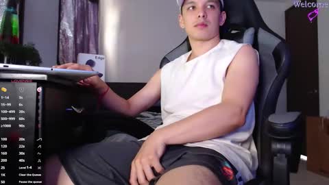 Snapshot of angel_twink69 chatting on February 12, 3:29 pm Angel Twink online show from February 12, 3:29 pm