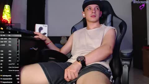 Snapshot of angel_twink69 chatting on February 19, 3:35 am Angel Twink online show from February 19, 3:35 am