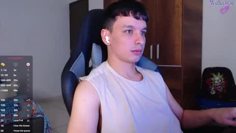 Snapshot of angel_twink69 chatting on February 27, 4:40 pm Angel Twink online show from February 27, 4:40 pm