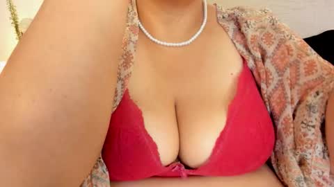 angel_velvet_ online show from October 14, 2:18 pm