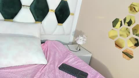 Snapshot of angela_garciaa chatting on May 16, 7:12 pm angela_garciaa online show from May 16, 7:12 pm