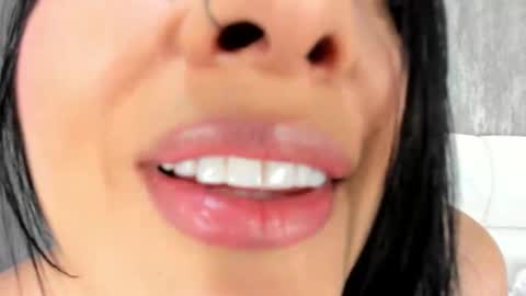 Snapshot of angela_lia_ chatting on October 22, 1:55 pm Angela online show from October 22, 1:55 pm