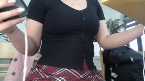 Snapshot of angela_my chatting on July 11, 2:03 am angela_my online show from July 11, 2:03 am