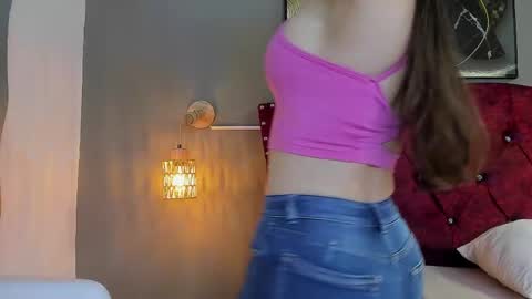 Snapshot of angela_nix chatting on May 30, 4:04 pm angela_nix online show from May 30, 4:04 pm