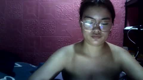 Snapshot of angela_rose12345 chatting on July 13, 12:41 pm angela_rose12345 online show from July 13, 12:41 pm