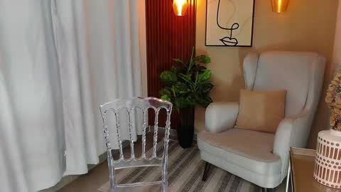 Angela online show from December 17, 6:42 pm