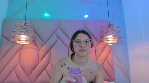 Snapshot of angelaa_cute chatting on January 20, 5:59 pm ANGELA online show from January 20, 5:59 pm