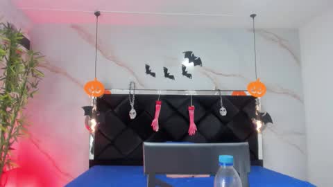 Snapshot of angelaa_cute chatting on October 23, 12:15 pm ANGELA online show from October 23, 12:15 pm