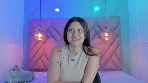 Snapshot of angelaa_cute chatting on June 12, 12:15 pm ANGELA online show from June 12, 12:15 pm