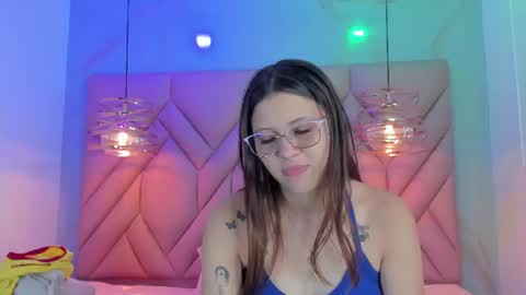 Snapshot of angelaa_cute chatting on June 17, 12:07 pm ANGELA online show from June 17, 12:07 pm