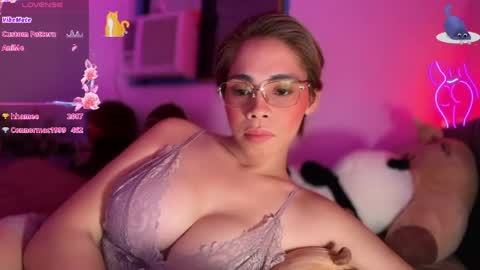 Snapshot of angelabigcock10 chatting on April 23, 9:06 pm Jamie online show from April 23, 9:06 pm