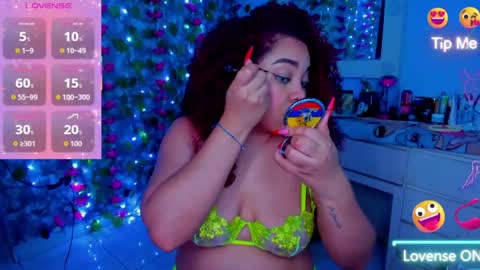 Snapshot of angelacoffee chatting on May 23, 1:44 am Angela online show from May 23, 1:44 am