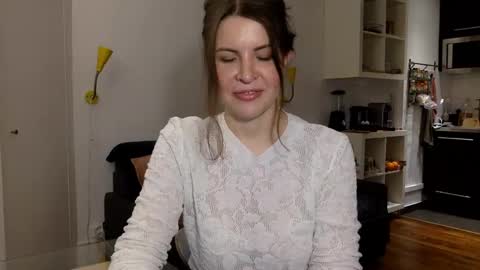 Snapshot of angeladarkk chatting on December 21, 8:32 pm Angela online show from December 21, 8:32 pm