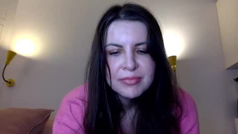 Snapshot of angeladarkk chatting on December 22, 10:58 pm Angela online show from December 22, 10:58 pm