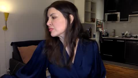 Snapshot of angeladarkk chatting on January 24, 8:32 pm Angela online show from January 24, 8:32 pm