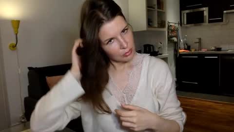 Angela online show from November 5, 4:40 pm