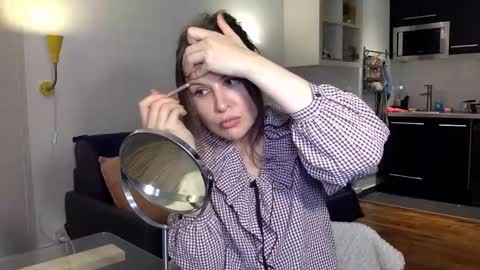 Angela online show from November 27, 8:00 pm