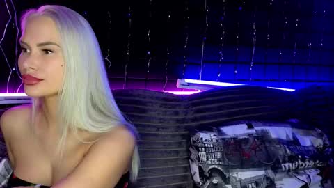 AngelaLaCherry online show from March 19, 8:40 am