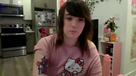 Snapshot of angelalice555 chatting on October 19, 6:36 am angelalice555 online show from October 19, 6:36 am