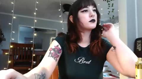 Snapshot of angelalice555 chatting on May 12, 10:40 pm angelalice555 online show from May 12, 10:40 pm