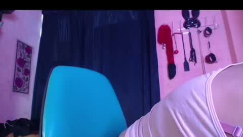Snapshot of angelamaturevip chatting on July 7, 10:58 pm Angela online show from July 7, 10:58 pm