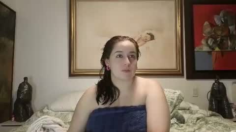Snapshot of angelamax1 chatting on June 11, 12:08 am Max y Angela independent model online show from June 11, 12:08 am