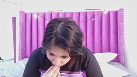 Snapshot of angelarumiee chatting on October 23, 2:55 am Angela online show from October 23, 2:55 am