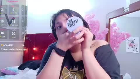 Snapshot of angelarumiee chatting on December 3, 2:52 am Angela online show from December 3, 2:52 am