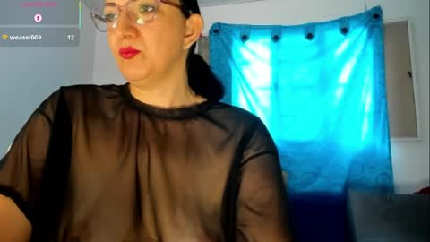 Snapshot of angelblue972344 chatting on May 30, 2:58 pm angel online show from May 30, 2:58 pm