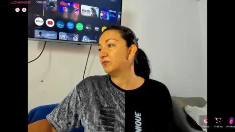 Snapshot of angelblue972344 chatting on June 1, 1:46 pm angel online show from June 1, 1:46 pm