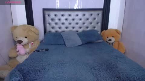 Snapshot of angelcamgirl20 chatting on May 10, 7:52 pm angel online show from May 10, 7:52 pm