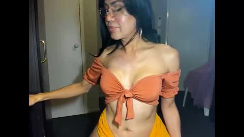 Snapshot of angelchezcka chatting on December 2, 6:08 am cheche online show from December 2, 6:08 am