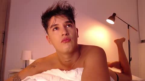 Snapshot of angelcossio chatting on September 25, 2:04 am Angel online show from September 25, 2:04 am