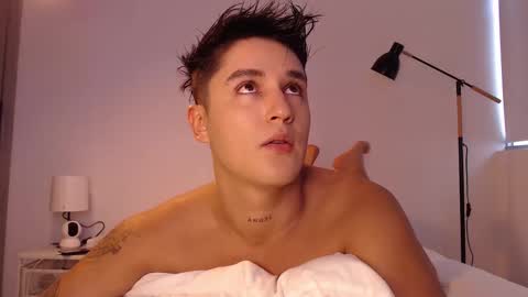 Snapshot of angelcossio chatting on October 16, 8:43 pm Angel online show from October 16, 8:43 pm