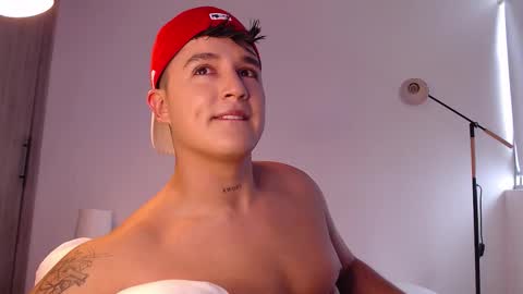 Snapshot of angelcossio chatting on January 6, 6:44 pm Angel online show from January 6, 6:44 pm