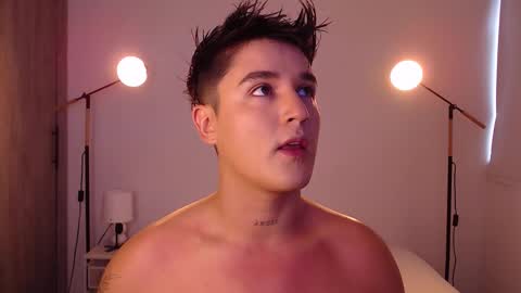 Snapshot of angelcossio chatting on February 1, 9:35 pm Angel online show from February 1, 9:35 pm