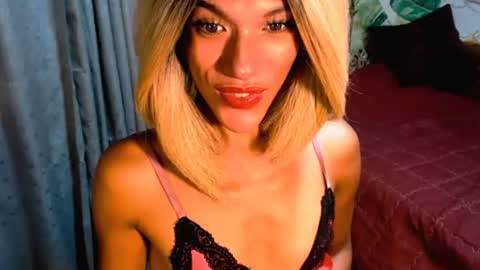 Snapshot of angeldark_satisfactionxxx chatting on November 5, 5:29 am ANGELDARK online show from November 5, 5:29 am