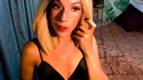 Snapshot of angeldark_satisfactionxxx chatting on November 6, 9:21 am ANGELDARK online show from November 6, 9:21 am