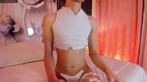 Snapshot of angeldoll_1 chatting on May 19, 5:14 am Angel Doll online show from May 19, 5:14 am