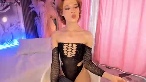 Snapshot of angeldoll_1 chatting on August 1, 9:57 pm Angel Doll online show from August 1, 9:57 pm